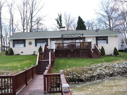 130 Ole Point Lane