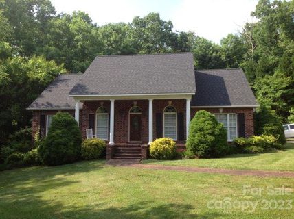 720 Amherst Court