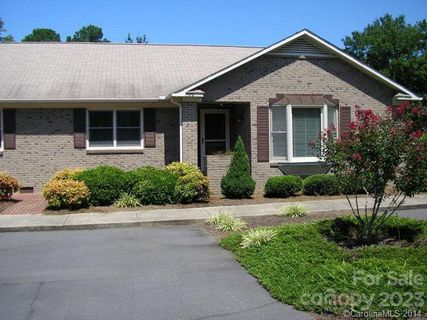 1400 Ravenwood Court