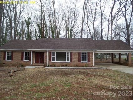 275 Camelot Road