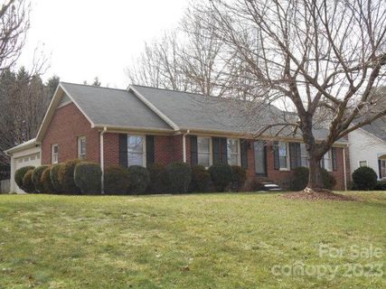 201 Gallarie Place