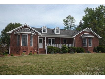 135 Hidden Spring Drive