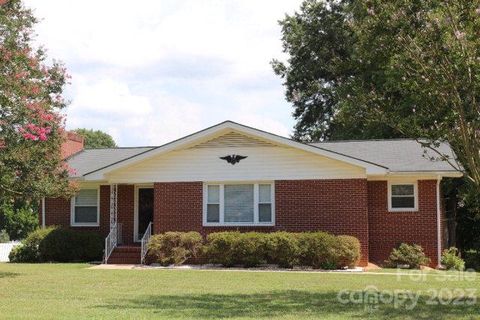 225 Neita Drive sold home in HENDRIX ESTATES, Salisbury, NC
