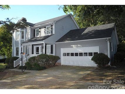 112 Deerfield Circle South