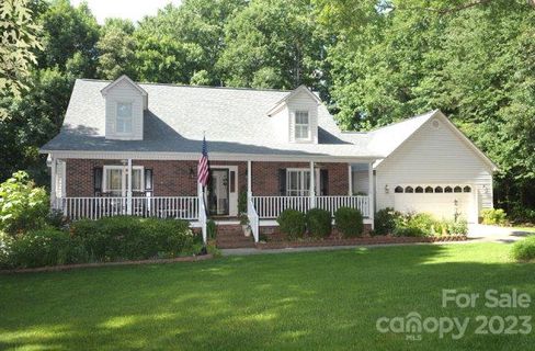 109 Deerfield Circle North