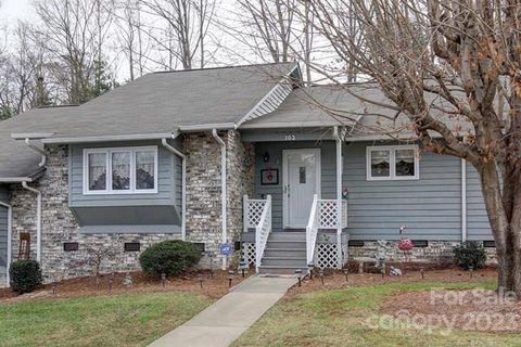 103 Wellington Hills Circle