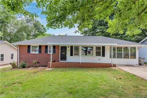 1301 Lynhurst Drive