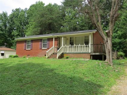203 Valley Road