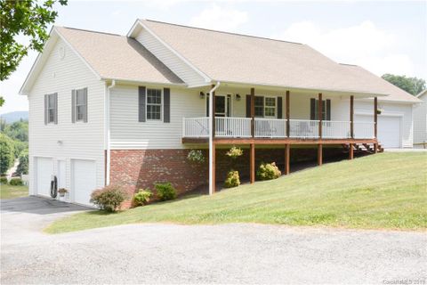 211 Hayfield Drive sold home in Hayfields, Canton, NC