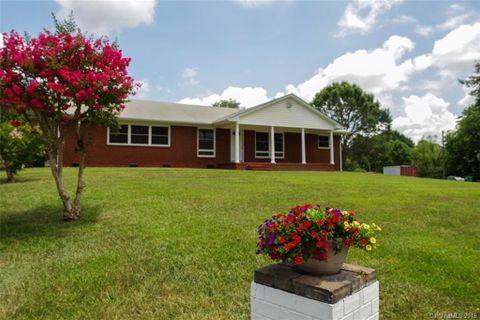 1718 Rozwood Drive sold home in Mcclure Acres, Charlotte, NC