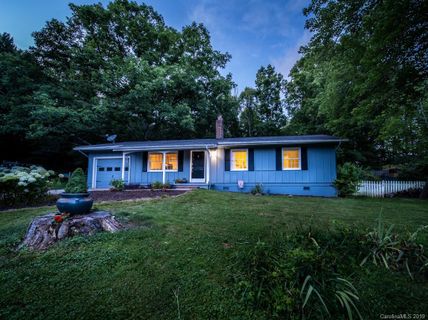 30 Fox Run Drive sold home in Fox Run, Fairview, NC