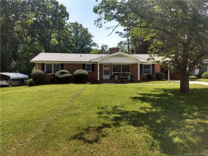 1034 Rowan Circle