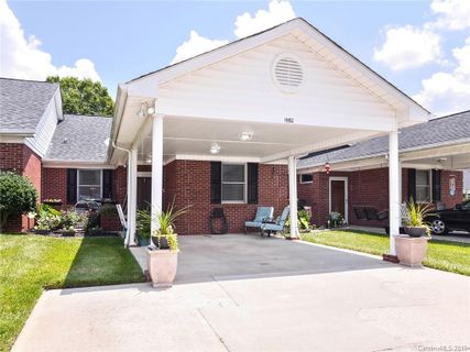 19952 Oak Leaf Circle 18