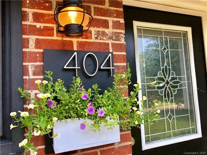 404 King John Circle