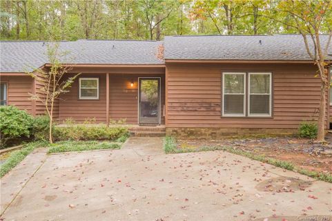 110 Foxwood Village Drive sold home in Foxwood Village, Fort Mill, SC