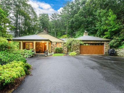 10 Pine Tree Road