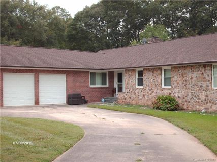 1301 Westbrook Circle
