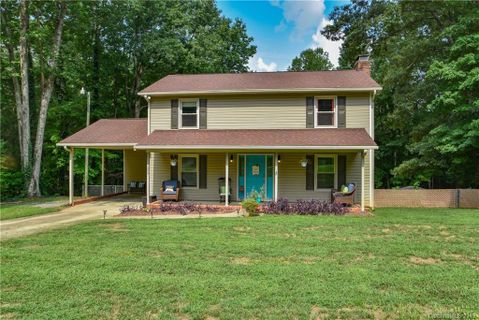 209 Cottonwood Drive sold home in Cottonwood Acres, Mount Holly, NC