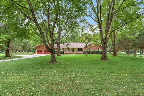 8518 Willow Oak Lane