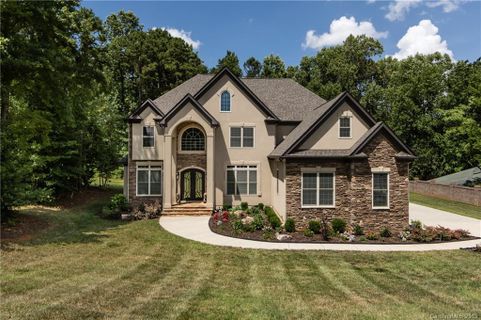 15111 Davis Trace Drive