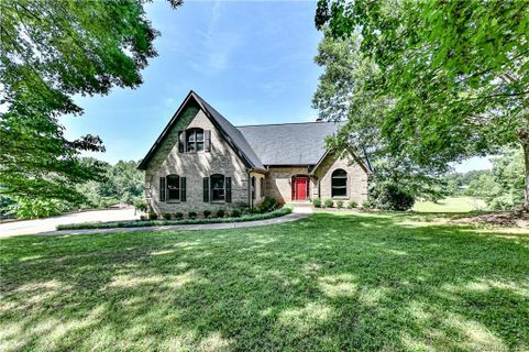 1470 Canter Lane
