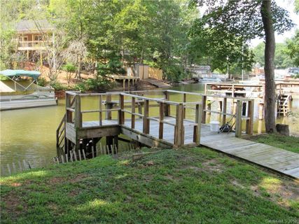 135 Shore Drive sold home in High Rock Lake, Lexington, NC
