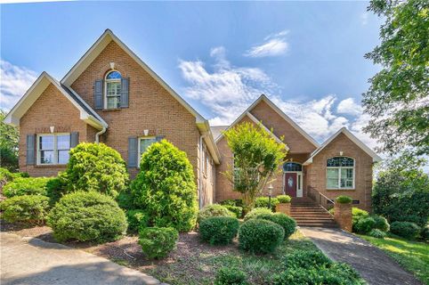1106 Willow Creek Drive