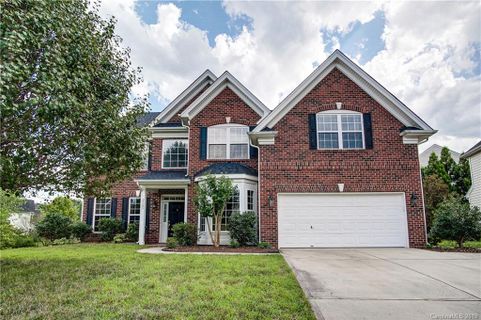 2109 Oakcliffe Court