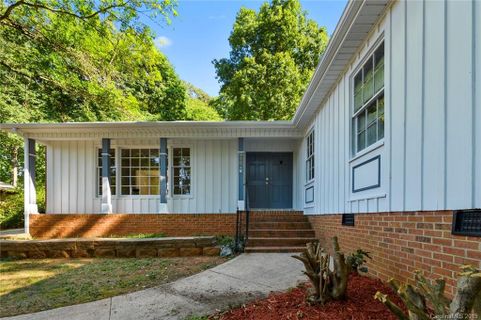 916 Burtonwood Circle