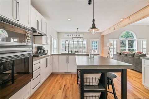 201 N Brackenbury Lane sold home in Laodicea, Charlotte, NC