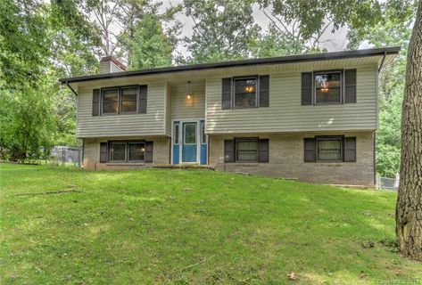 18 Forest Ridge Drive