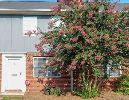 1300 Larchmont Place 308