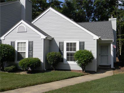 1580 Hunt Club Drive