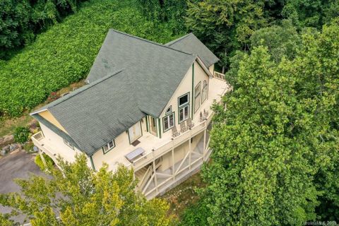 86 Tuckaway Ridge Drive sold home in Tuckaway Ridge, Hendersonville, NC