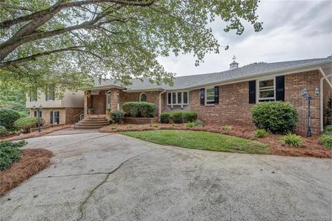1606 Heatherloch Drive