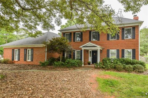 14307 Phillips Road sold home in Oakcroft, Matthews, NC
