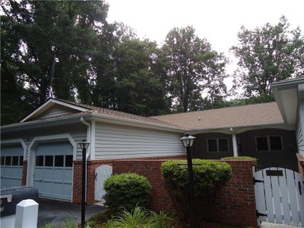 160 Lakeview Court 1300