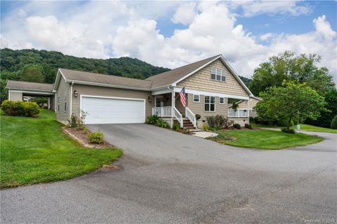 37 Cottage Loop sold home in Cottage Homes of Cypress Meadows, Waynesville, NC