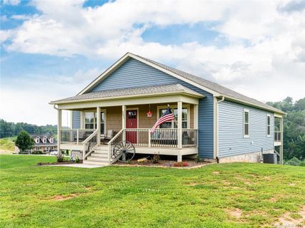 241 Tipton Hill Road sold home in Breton Ridge, Leicester, NC