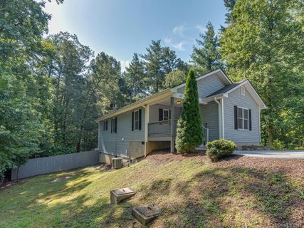 152 Victoria Springs Drive sold home in Three Seeds, Flat Rock, NC