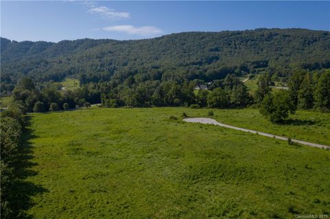 117 Walnut Valley Lane 2 sold home in Red Maple Farms, Hendersonville, NC