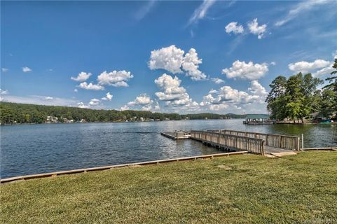 846 Pinehaven Drive