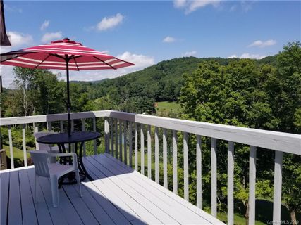 818 Hemlock Drive sold home in Mountain Glen, Newland, NC