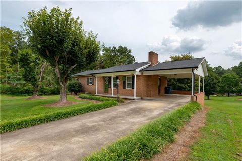 1749 Carriage Lane sold home in Shady Oaks, Hudson, NC
