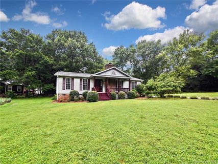 3052 Winding Trail