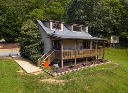 296 Matthew Lane sold home in Grand View Acres, Canton, NC