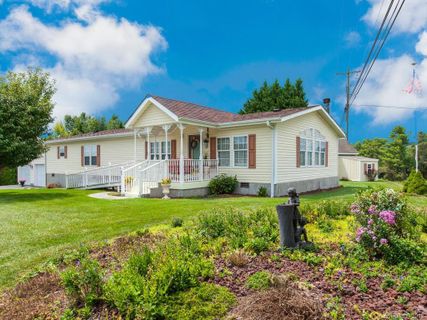6 Sweet Briar Path Way sold home in Sweet Briar, Hendersonville, NC