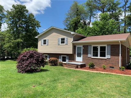 1524 Robin Road