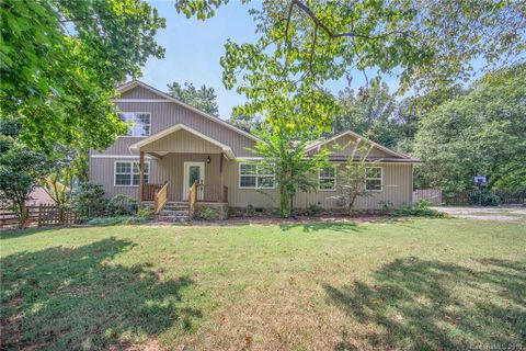 2036 Hickory Hills Drive sold home in Hickory Hills, Denver, NC