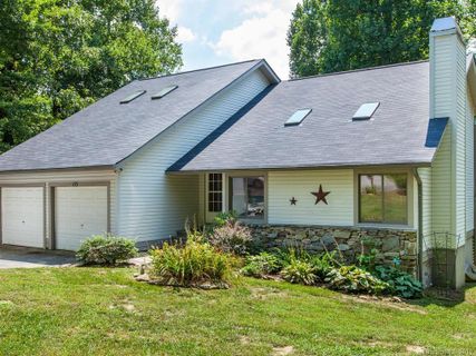 125 Linden Turn sold home in Wildwood Heights, Laurel Park, NC
